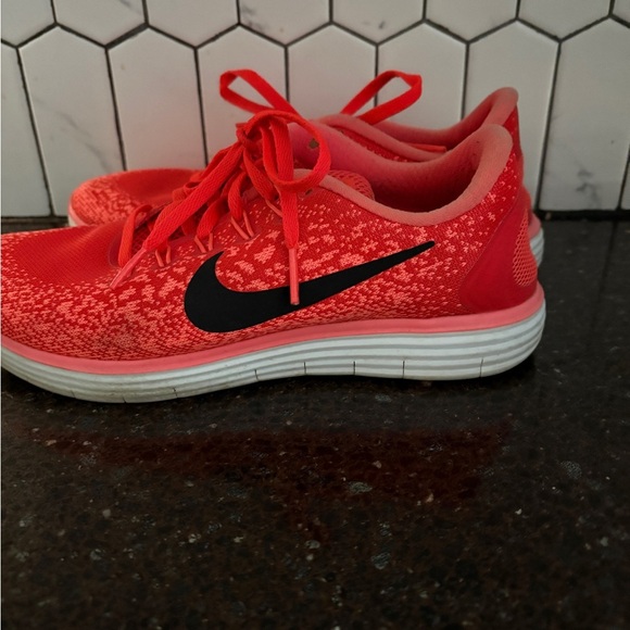 Nike Womens Free Run Distance Running Shoes Size 6.5 Neon Great Cond. - Picture 4 of 8